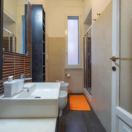 Xenia - Charming Three-room Milão